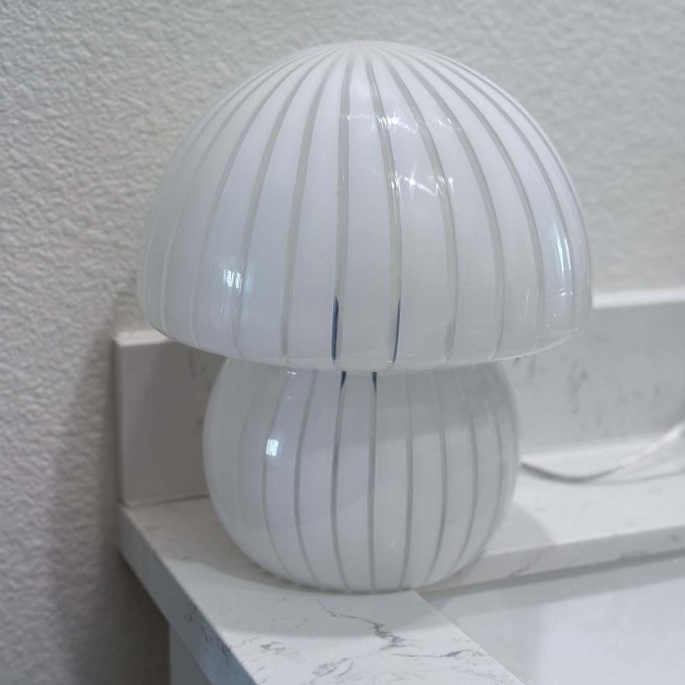 Novogratz White Swirl Deco Glass Mushroom Lamp Corded NEW WITH TAG